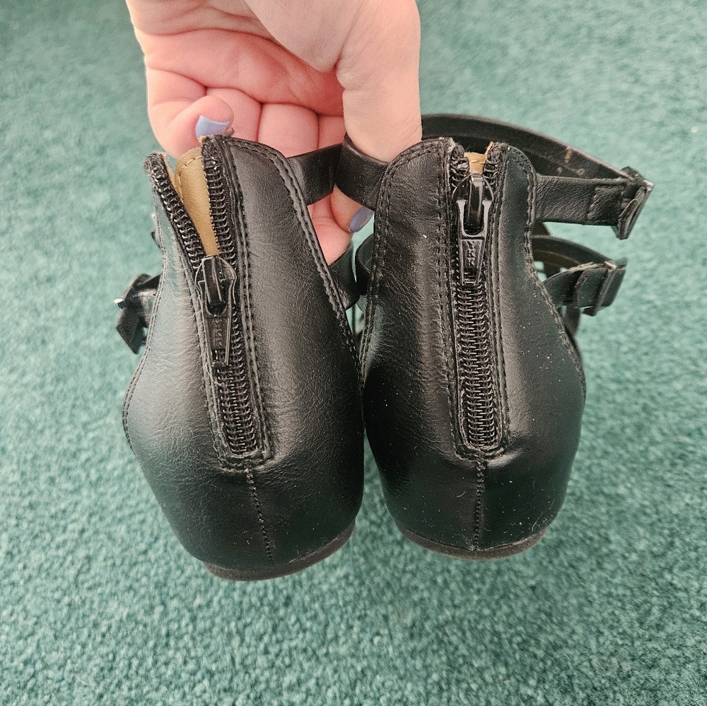 Croft & Barrow Black Strappy Sandals - Picture 3 of 5